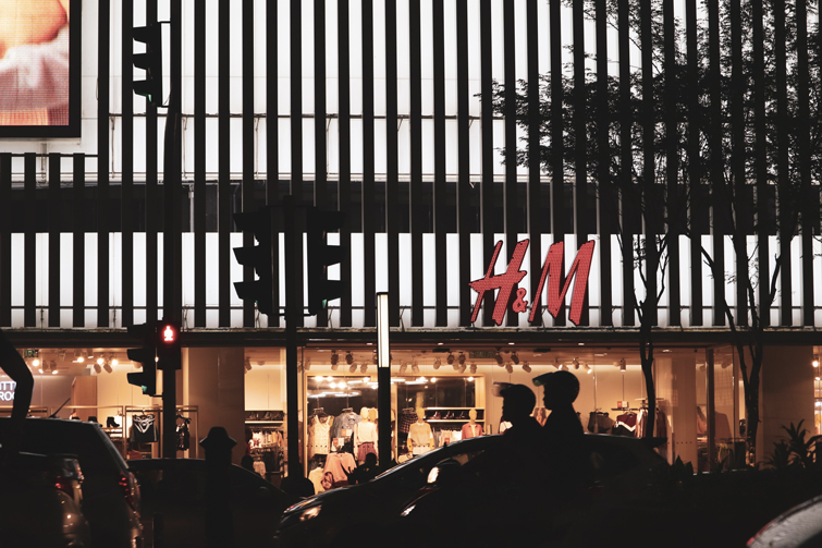 Fassade der Low Cost Marke H&M